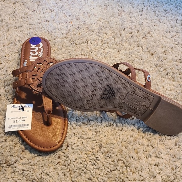 Sandals - Picture 6 of 6